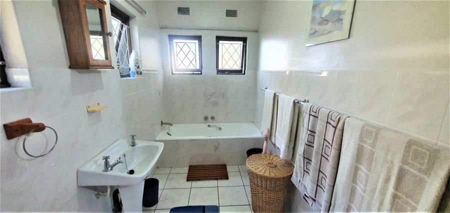 4 Bedroom Property for Sale in Umtentweni KwaZulu-Natal