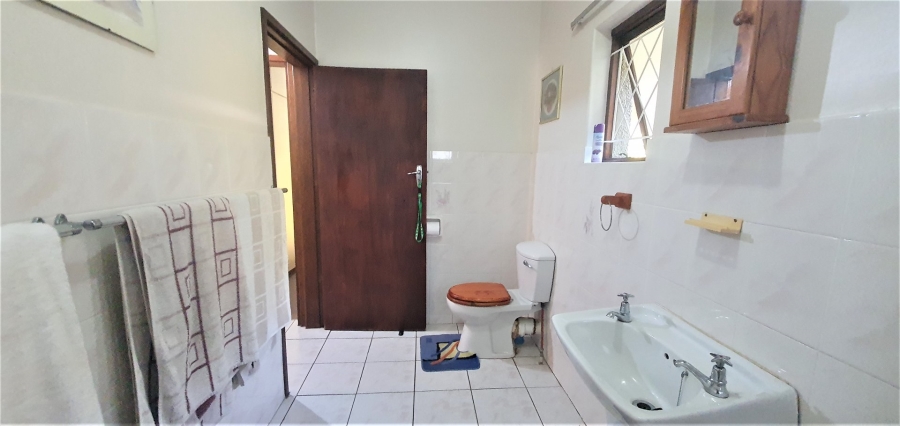 4 Bedroom Property for Sale in Umtentweni KwaZulu-Natal