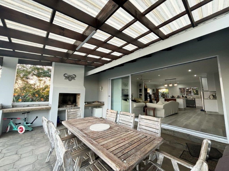 3 Bedroom Property for Sale in Umtentweni KwaZulu-Natal