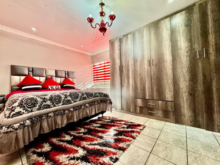 3 Bedroom Property for Sale in Newcastle KwaZulu-Natal