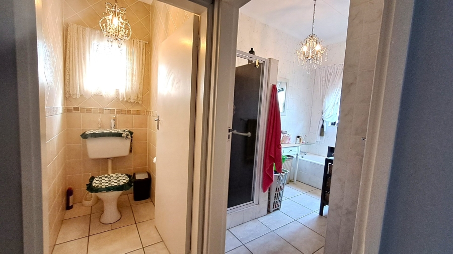 4 Bedroom Property for Sale in Glenmore KwaZulu-Natal