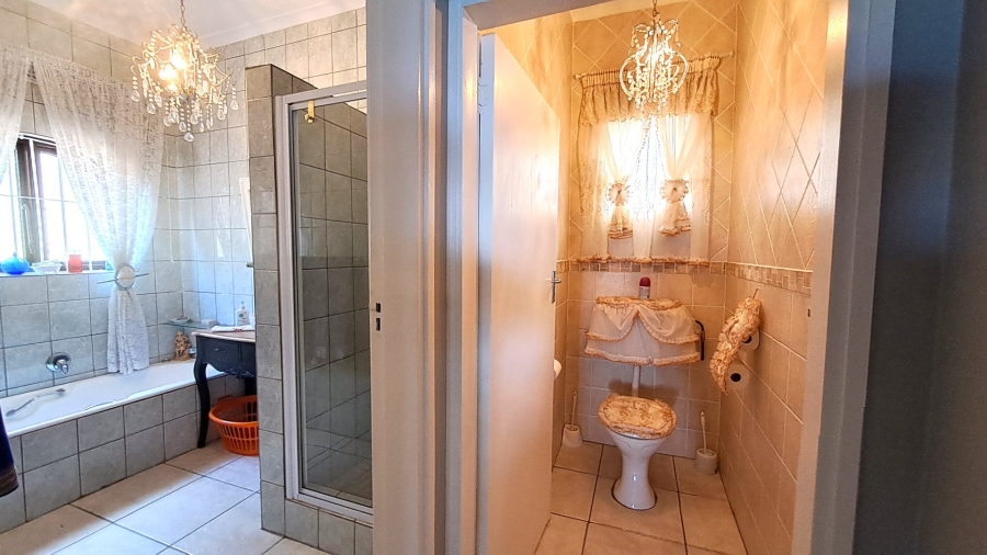 4 Bedroom Property for Sale in Glenmore KwaZulu-Natal