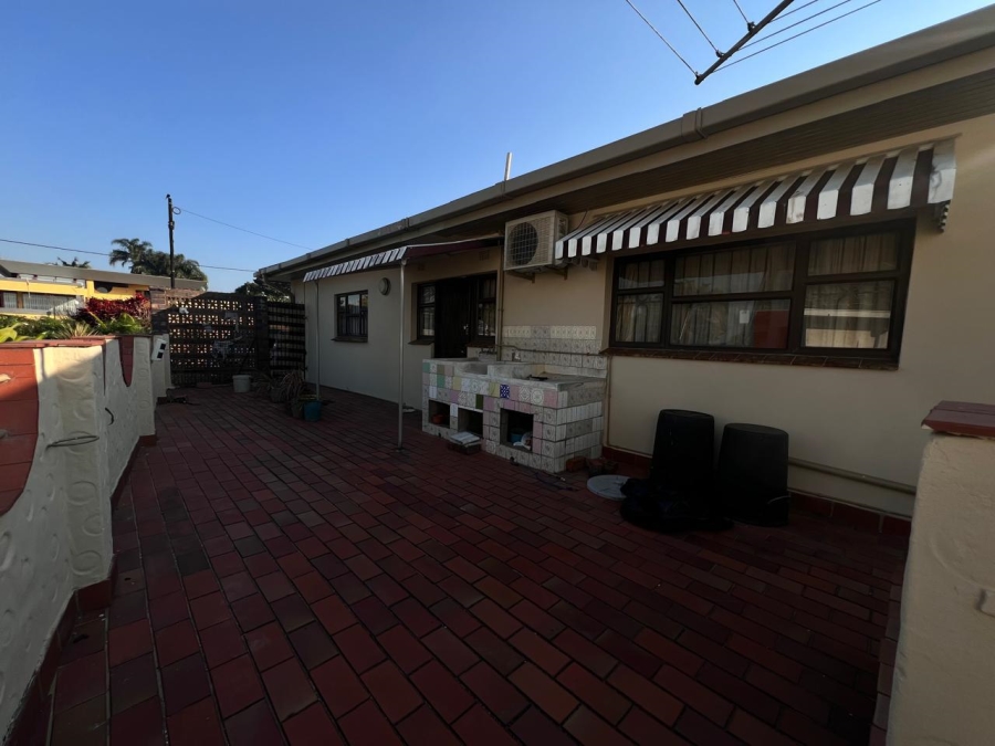 7 Bedroom Property for Sale in Reservoir Hills KwaZulu-Natal