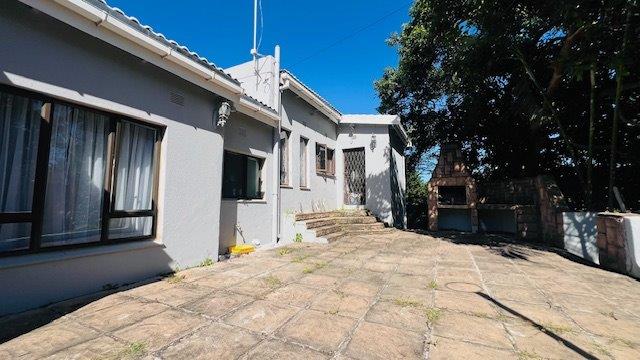 3 Bedroom Property for Sale in Uvongo KwaZulu-Natal