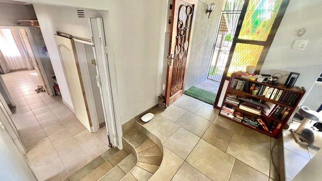 3 Bedroom Property for Sale in Uvongo KwaZulu-Natal