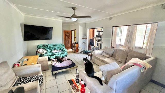 3 Bedroom Property for Sale in Uvongo KwaZulu-Natal