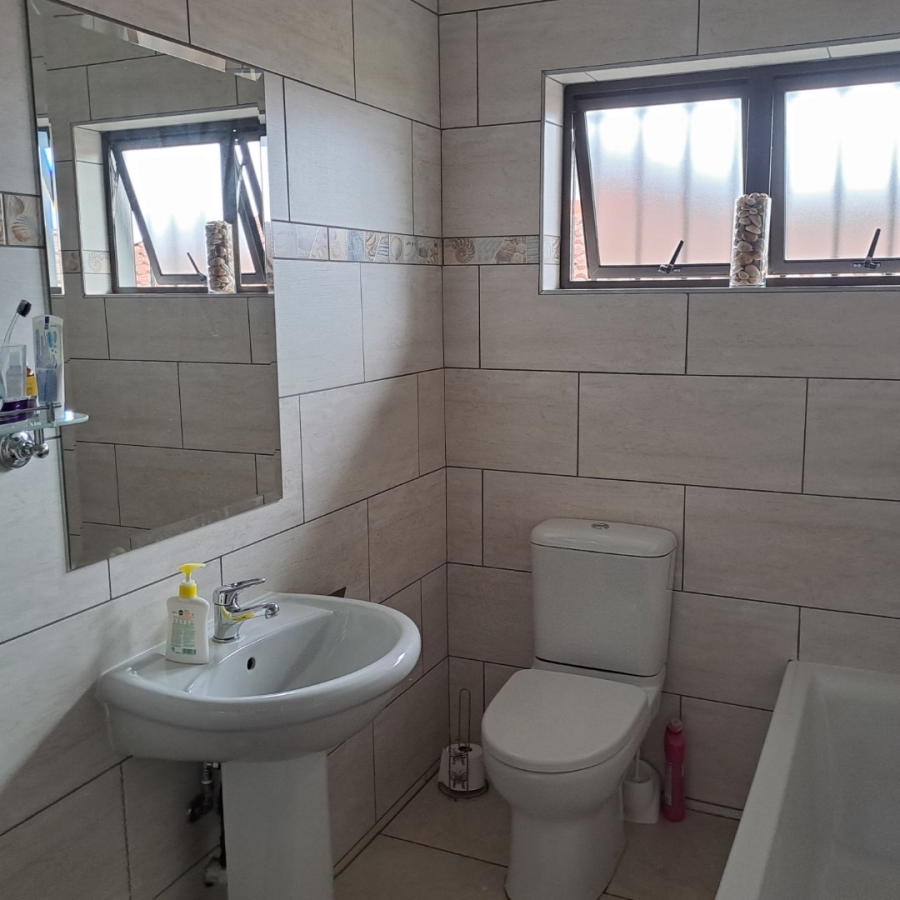 6 Bedroom Property for Sale in Scottburgh Central KwaZulu-Natal
