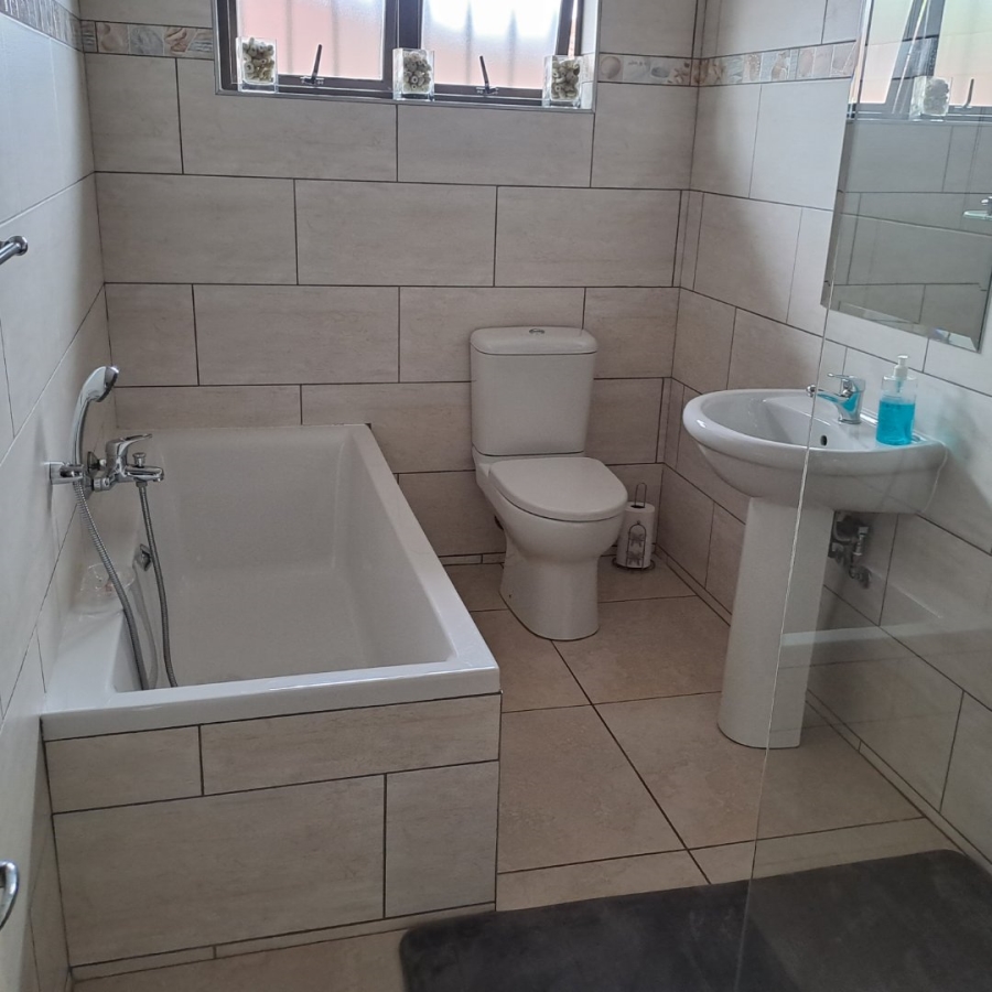 6 Bedroom Property for Sale in Scottburgh Central KwaZulu-Natal