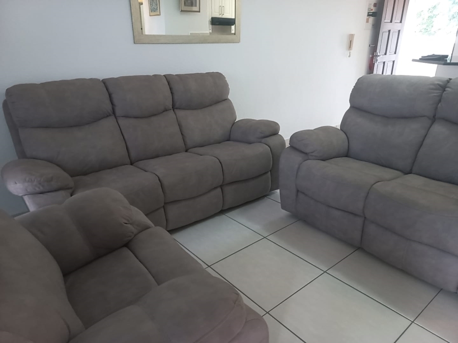 2 Bedroom Property for Sale in Uvongo KwaZulu-Natal