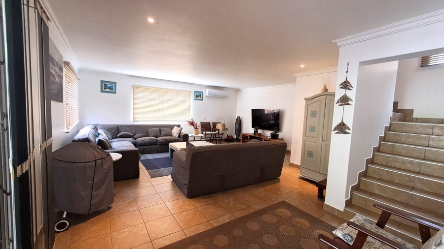 4 Bedroom Property for Sale in Leisure Bay KwaZulu-Natal
