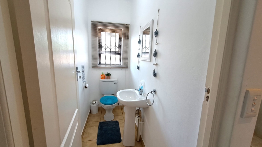 4 Bedroom Property for Sale in Leisure Bay KwaZulu-Natal