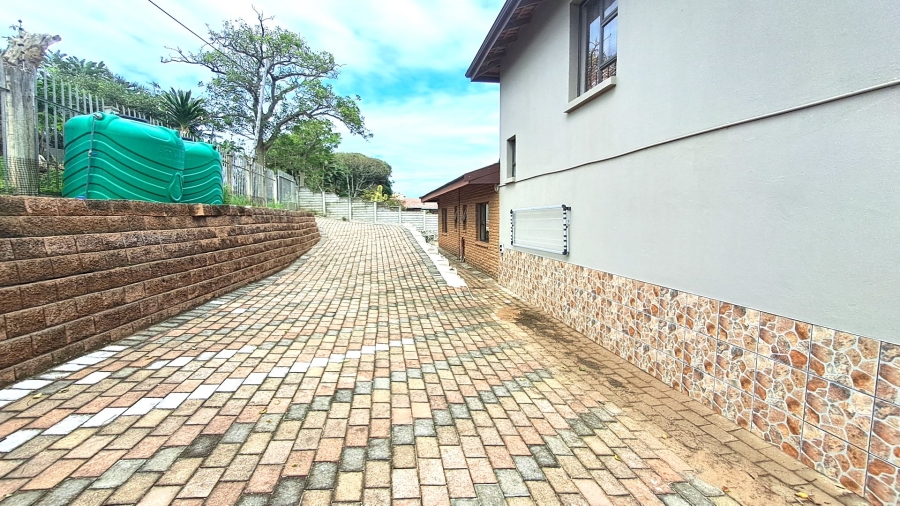4 Bedroom Property for Sale in Leisure Bay KwaZulu-Natal