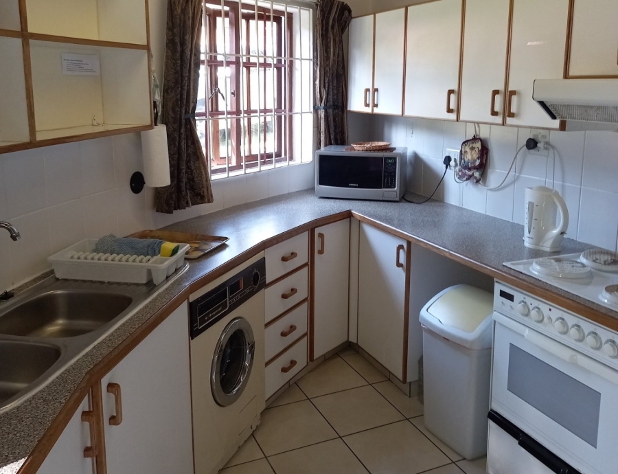 2 Bedroom Property for Sale in Umtentweni KwaZulu-Natal