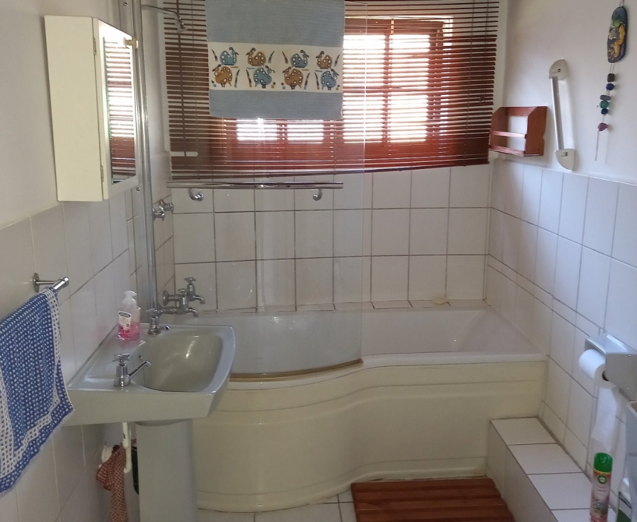 2 Bedroom Property for Sale in Umtentweni KwaZulu-Natal
