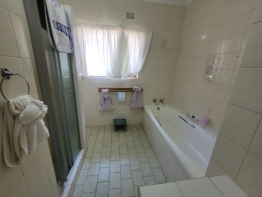 4 Bedroom Property for Sale in Hibberdene KwaZulu-Natal
