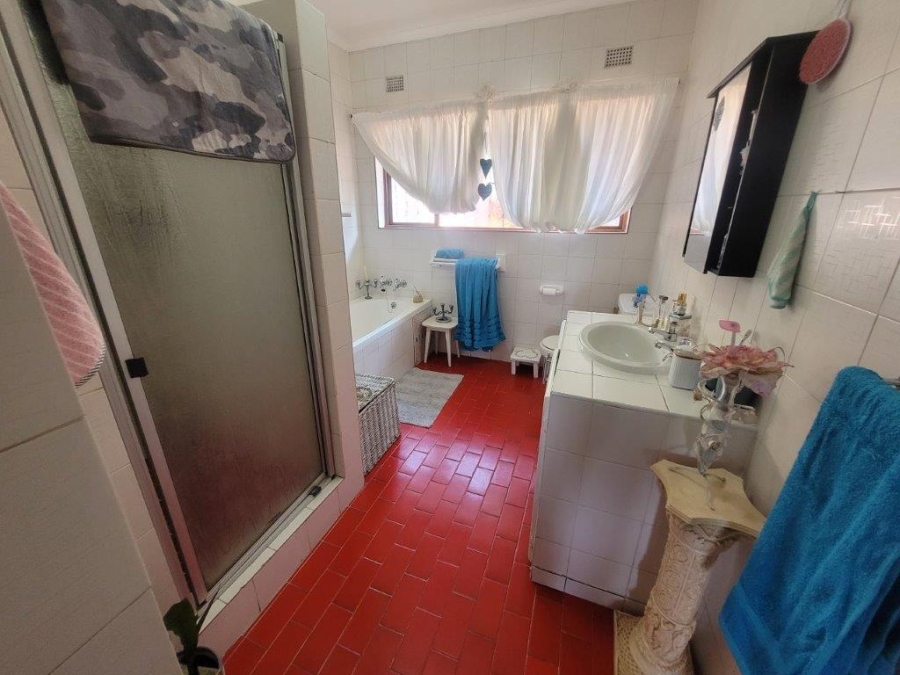 4 Bedroom Property for Sale in Hibberdene KwaZulu-Natal