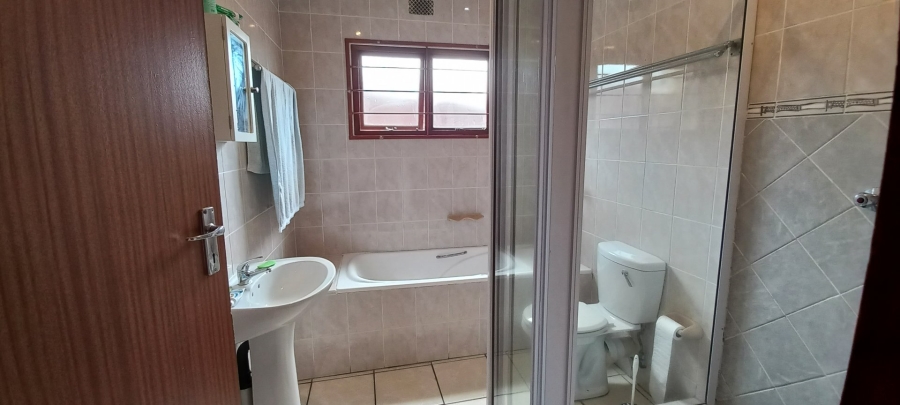 4 Bedroom Property for Sale in Southport KwaZulu-Natal