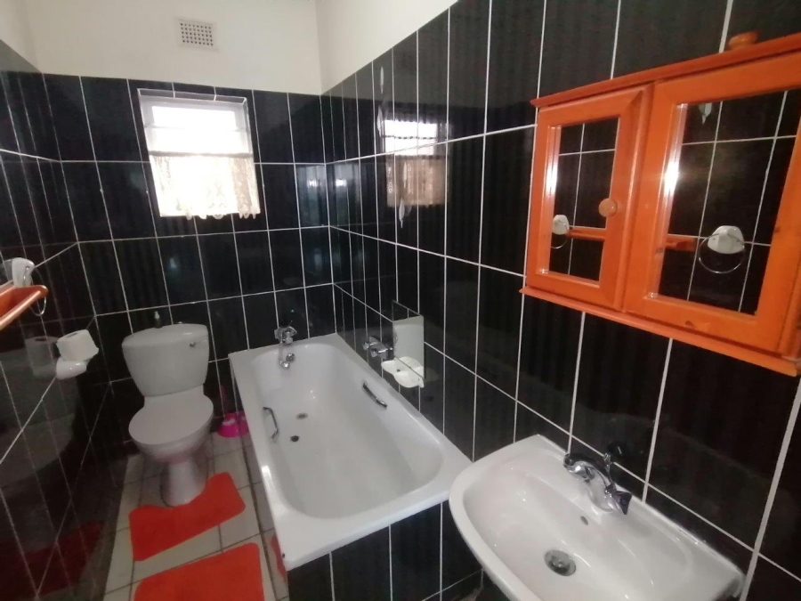 3 Bedroom Property for Sale in Uvongo KwaZulu-Natal