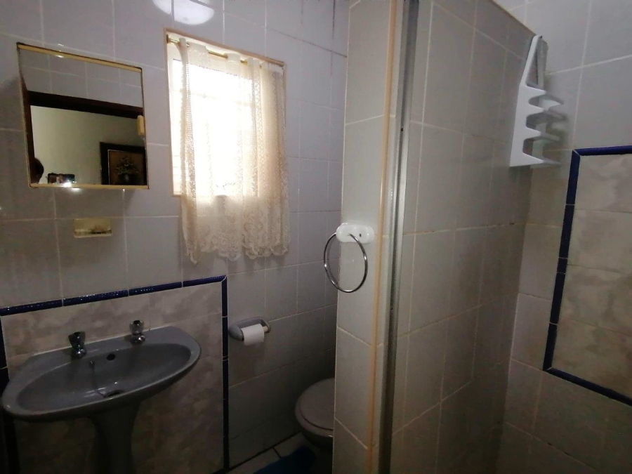 3 Bedroom Property for Sale in Uvongo KwaZulu-Natal