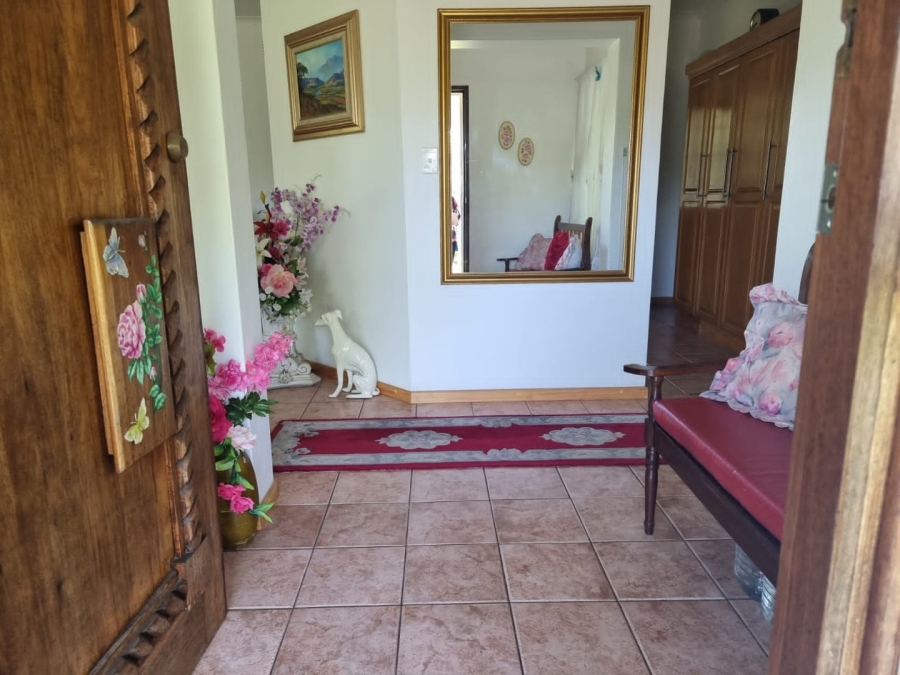 5 Bedroom Property for Sale in Umtentweni KwaZulu-Natal