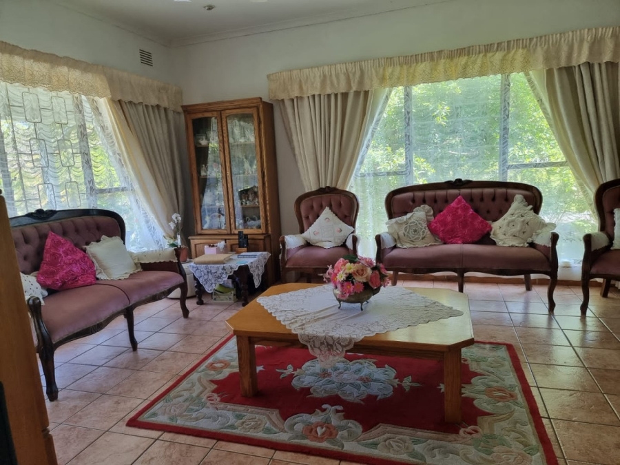 5 Bedroom Property for Sale in Umtentweni KwaZulu-Natal