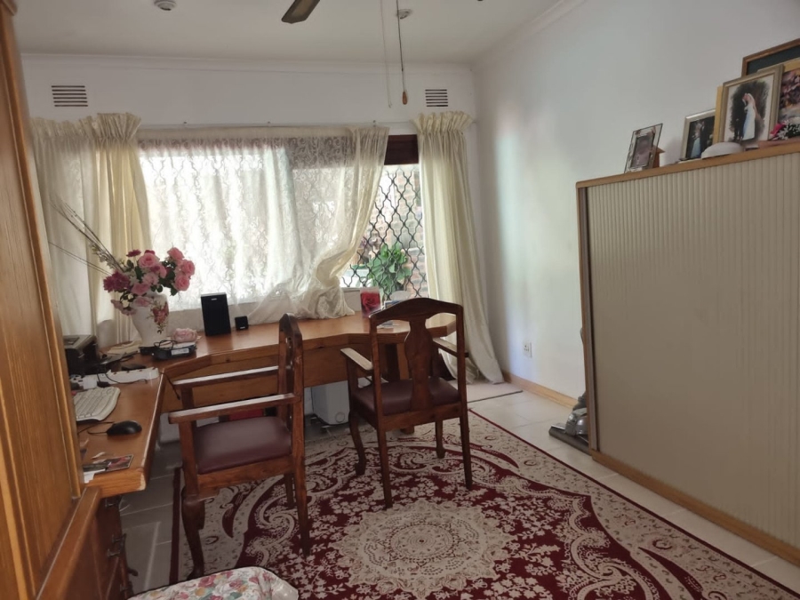 5 Bedroom Property for Sale in Umtentweni KwaZulu-Natal