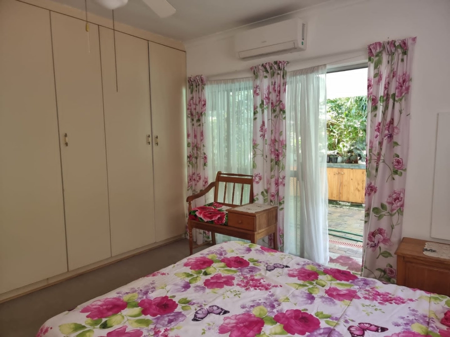 5 Bedroom Property for Sale in Umtentweni KwaZulu-Natal