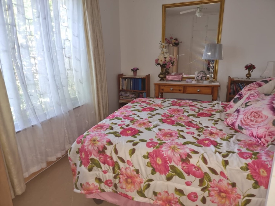 5 Bedroom Property for Sale in Umtentweni KwaZulu-Natal
