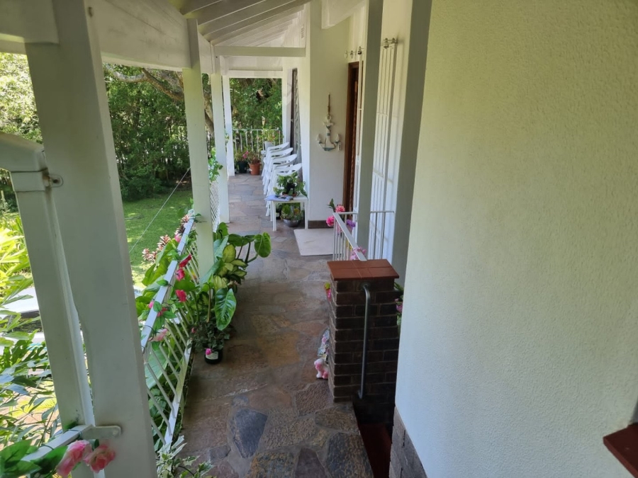 5 Bedroom Property for Sale in Umtentweni KwaZulu-Natal