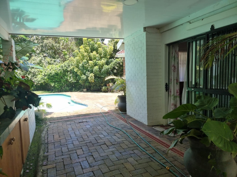 5 Bedroom Property for Sale in Umtentweni KwaZulu-Natal