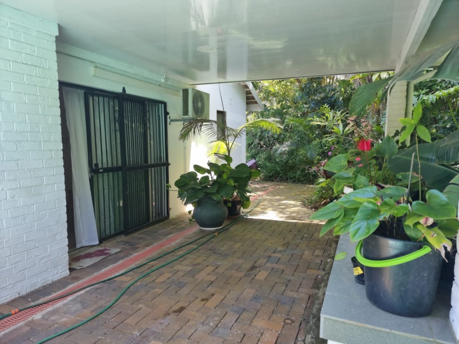 5 Bedroom Property for Sale in Umtentweni KwaZulu-Natal