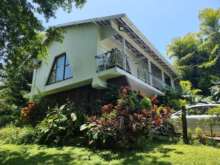 5 Bedroom Property for Sale in Umtentweni KwaZulu-Natal