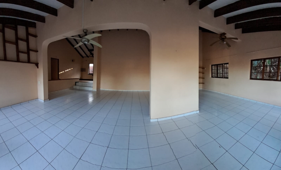 5 Bedroom Property for Sale in Bluff KwaZulu-Natal