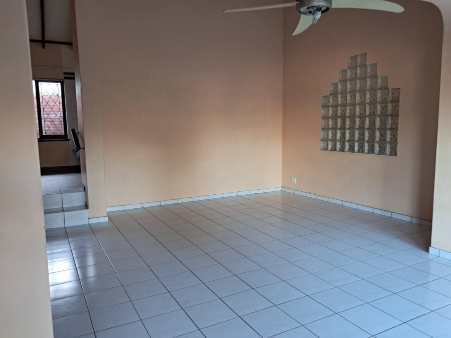 5 Bedroom Property for Sale in Bluff KwaZulu-Natal