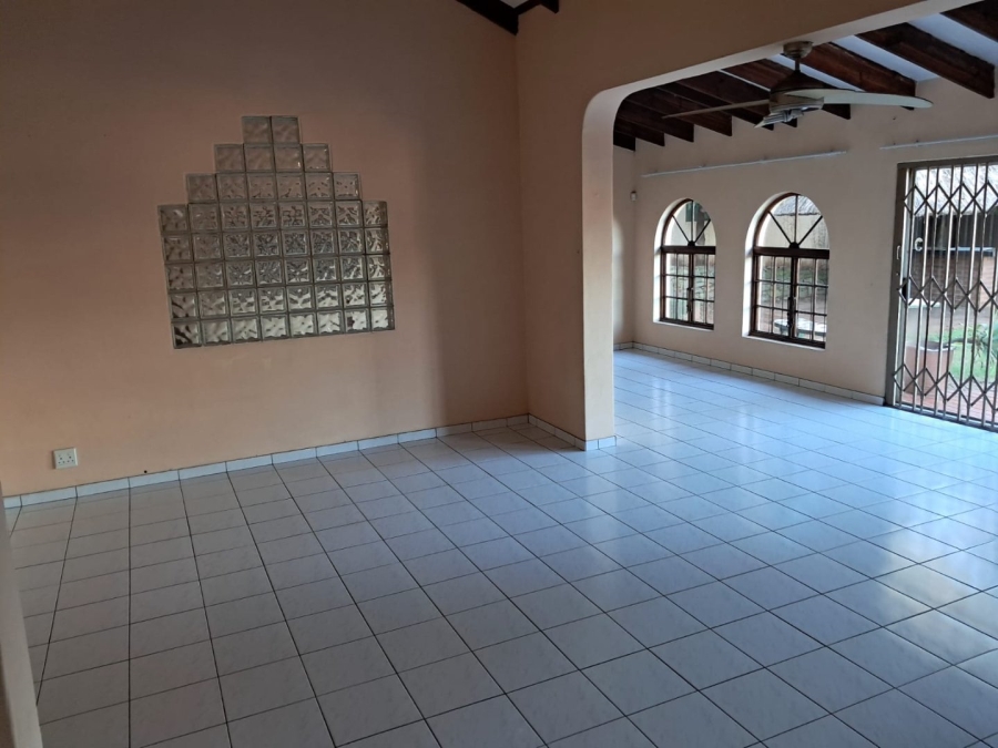 5 Bedroom Property for Sale in Bluff KwaZulu-Natal