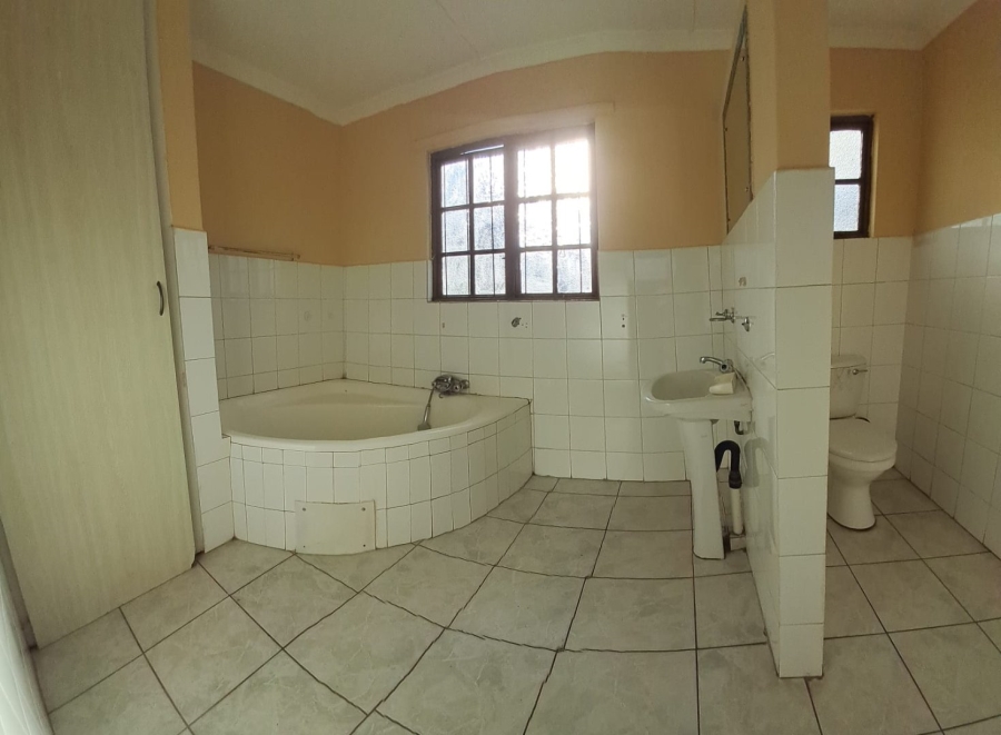5 Bedroom Property for Sale in Bluff KwaZulu-Natal