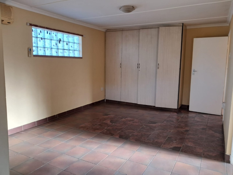 5 Bedroom Property for Sale in Bluff KwaZulu-Natal