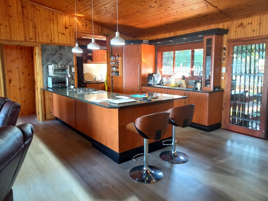 5 Bedroom Property for Sale in Southport KwaZulu-Natal