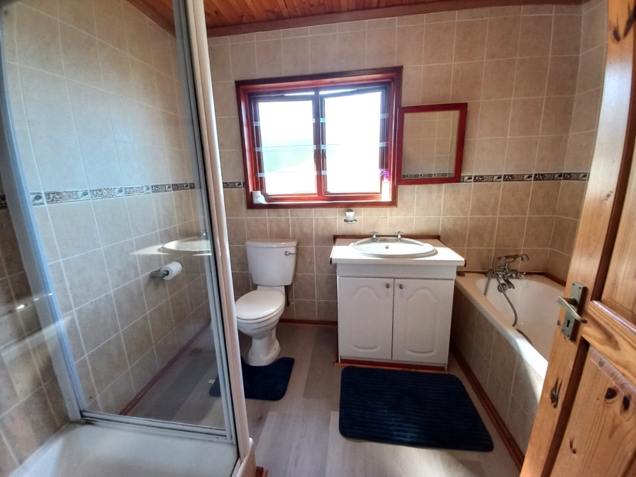 5 Bedroom Property for Sale in Southport KwaZulu-Natal