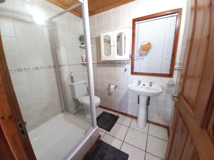 5 Bedroom Property for Sale in Southport KwaZulu-Natal