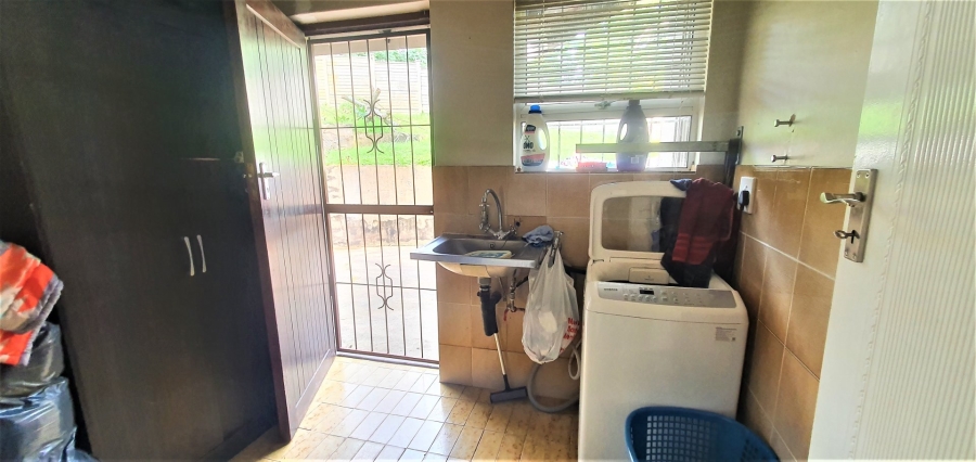 4 Bedroom Property for Sale in Umtentweni KwaZulu-Natal