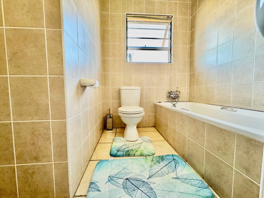 3 Bedroom Property for Sale in Pioneer Park KwaZulu-Natal