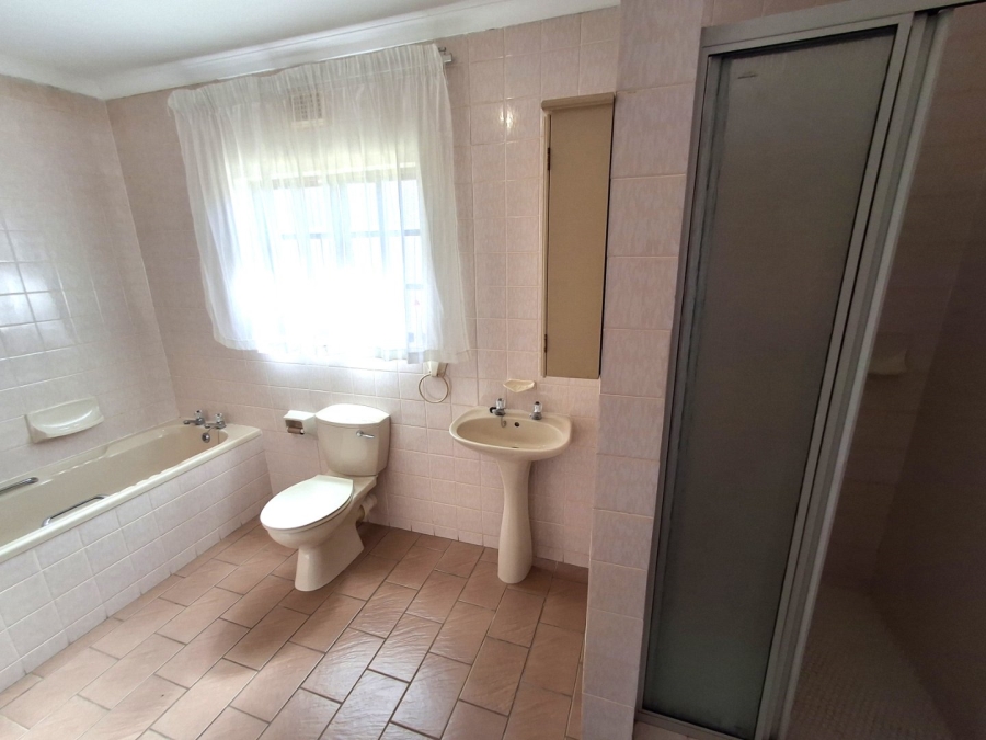 3 Bedroom Property for Sale in Port Edward KwaZulu-Natal