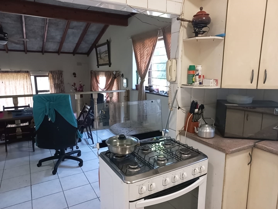 8 Bedroom Property for Sale in Margate KwaZulu-Natal