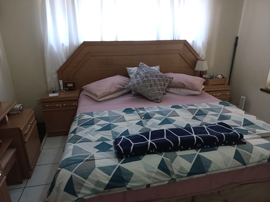8 Bedroom Property for Sale in Margate KwaZulu-Natal