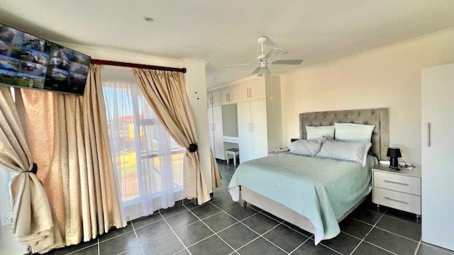 5 Bedroom Property for Sale in St Michaels On Sea KwaZulu-Natal