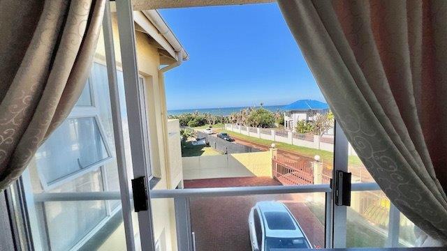 5 Bedroom Property for Sale in St Michaels On Sea KwaZulu-Natal