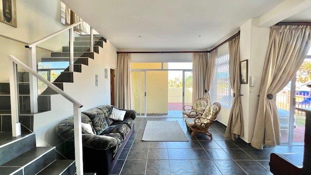 5 Bedroom Property for Sale in St Michaels On Sea KwaZulu-Natal