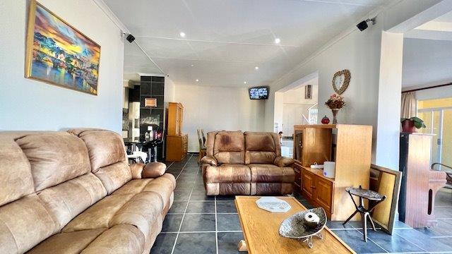 5 Bedroom Property for Sale in St Michaels On Sea KwaZulu-Natal