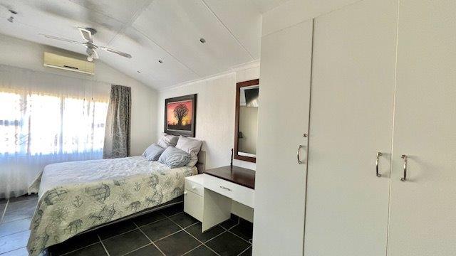 5 Bedroom Property for Sale in St Michaels On Sea KwaZulu-Natal